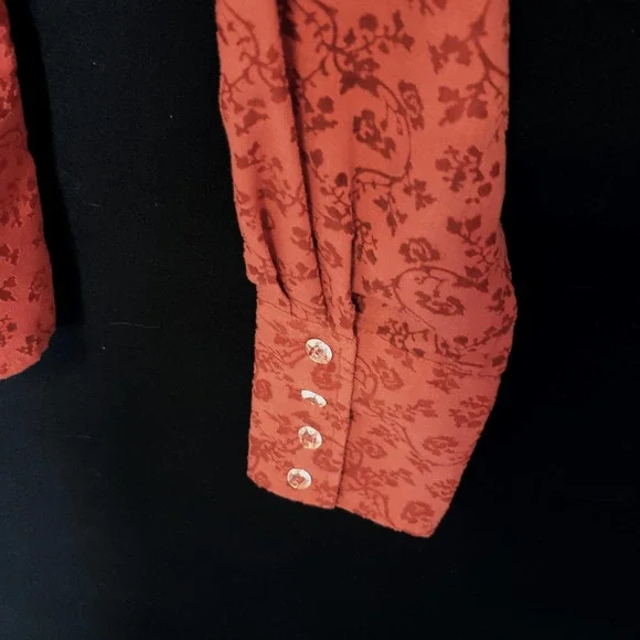 Rockies Red Floral Button-down Shirt size S - Picture 7 of 9